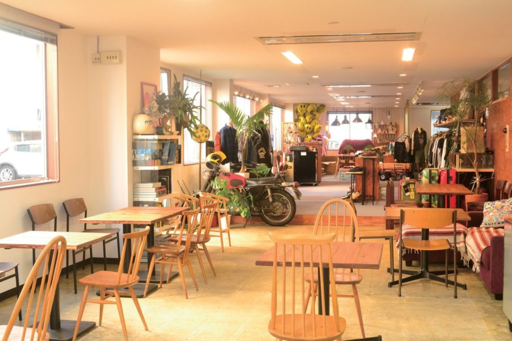 あの「ｇｉｍｍｉｃｋ」が移転ＯＰＥＮ！カフェ×アパレルの自由な空間が魅力