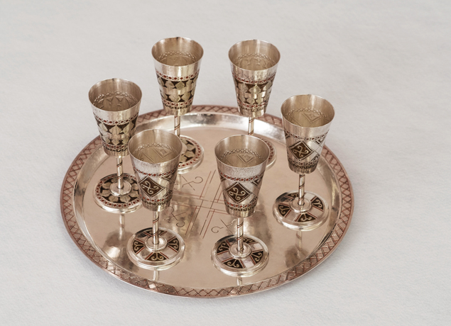 終了しました。開催中～9月24日（月・振休）『和とモダン-金工家・北原千鹿-』生活や文化に即した新たな工芸品の創出を目指した 和洋が融合したモダンな意匠が光る金工作品展