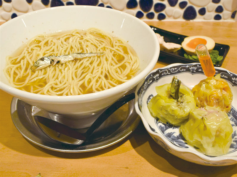 香川県産のにぼしを使用した遊び心満載な居酒屋