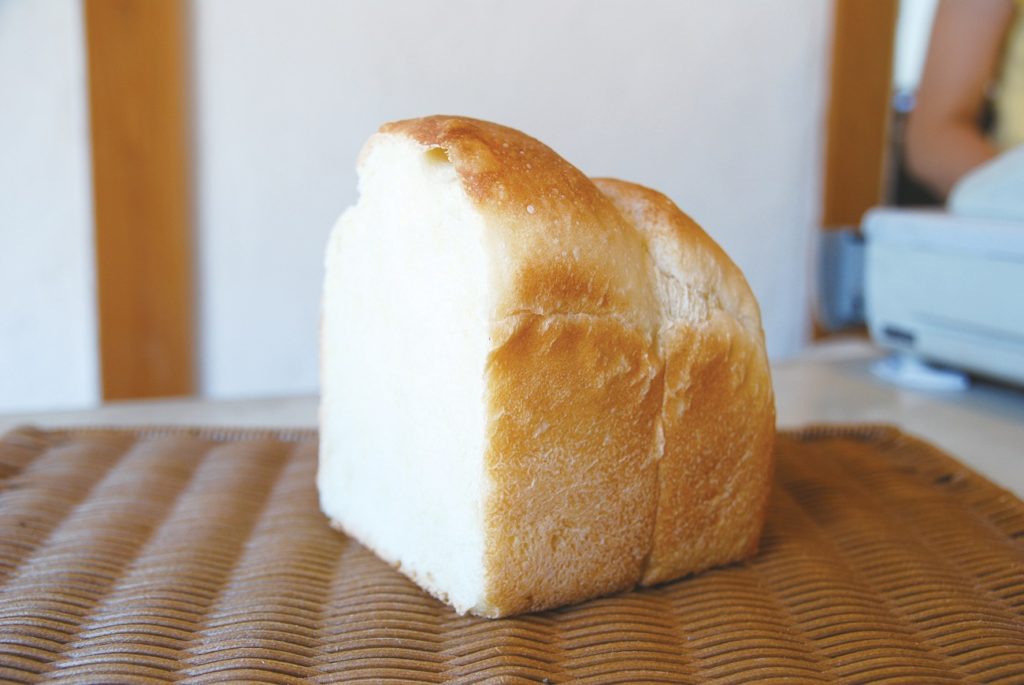 『小麦の風　Ｃｏｍｐａｎｉａ』外はカリッと、中はモッチリ・・・噛みしめるほどに溢れる味わい