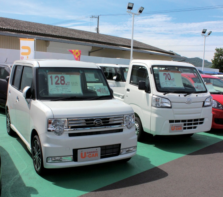 大型中古車展示場を併設してリニューアル！