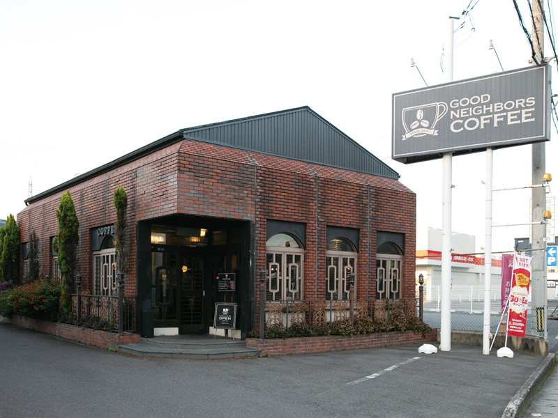 たっぷりのオリジナルホイップを口いっぱいに頬張る幸せ!