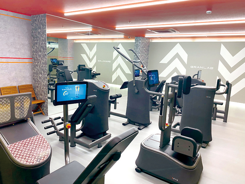 インドアゴルフとAIフィットネスが融合！