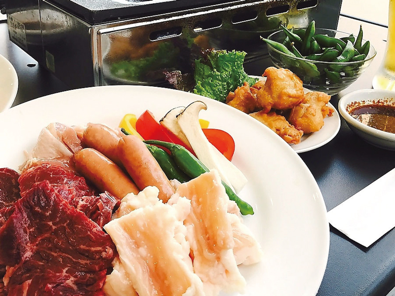 『Jungle Beer Garden　ジャングルビアガーデン』丸亀町グリーン屋上、店内でもテラスでも！ 2パターンの楽しみ方ができるスポット【香川県高松市丸亀町】