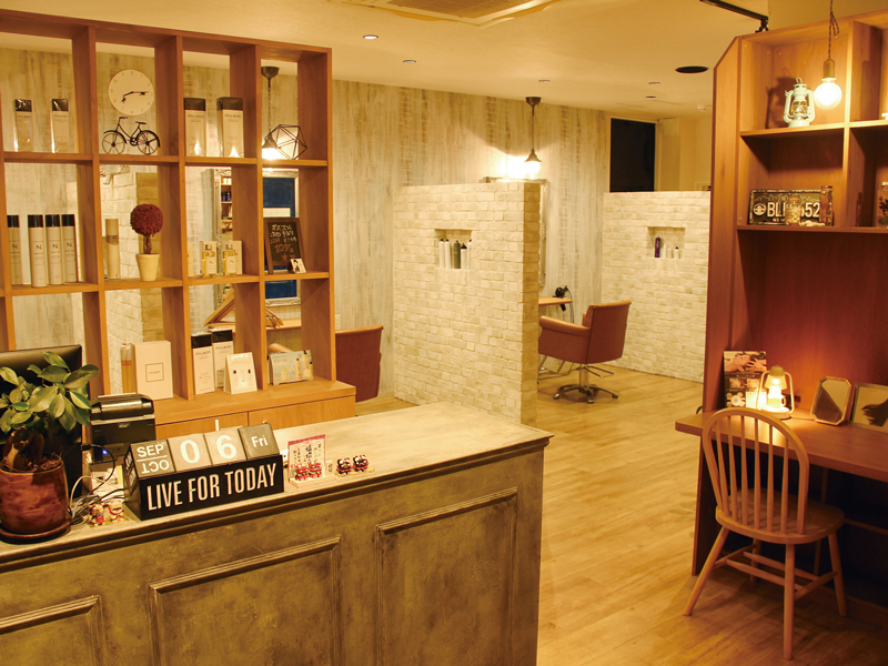 広々とした半個室席。プライベート空間で隣との距離も保てます。