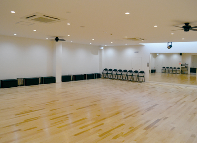 『DANCE HALL AXIS』社交ダンスを楽しむ人のための、ホールがOPEN!