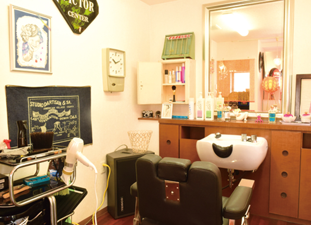 『Hair Salon Age』安らぎとオシャレを提供してくれるアメリカンレトロな理容室