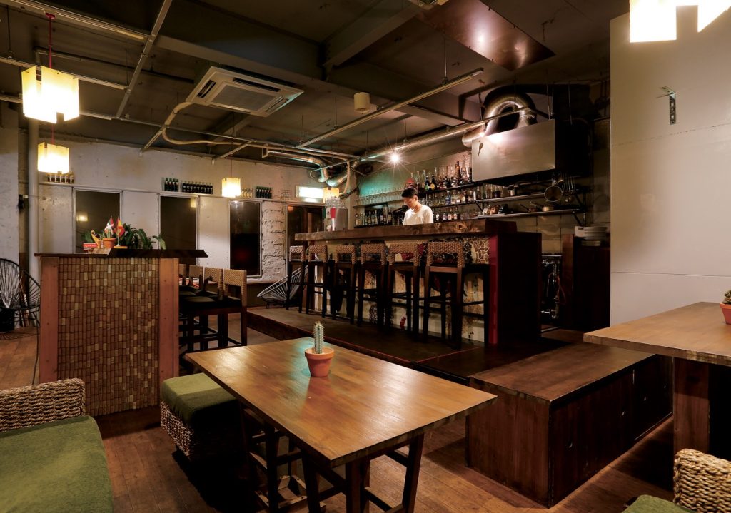 『TEQUILA BAR ANEJO』洗練された大人のための空間で70種類以上のテキーラと出会えるバー