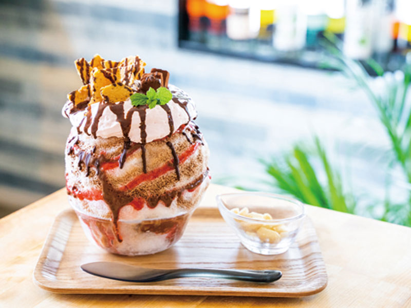 元実力派パティシエが作る独創的なかき氷とタピオカドリンクが自慢の店