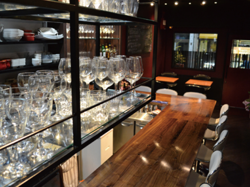 街中で深夜3時まで食事が楽しめる『DINING&BAR CheerS』