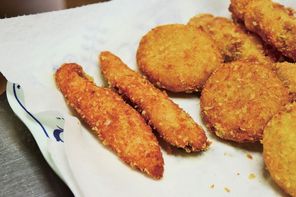 『日露本店』豊富なメニューを取り揃え愛され続ける老舗精肉店