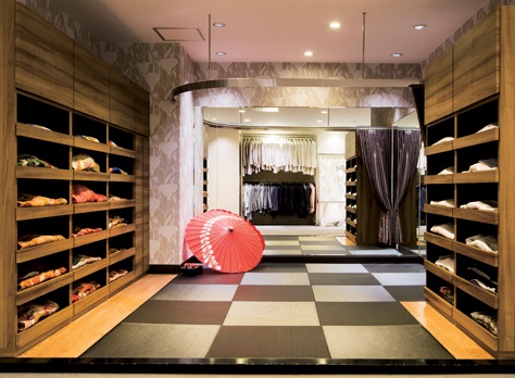 上質なドレスが揃う『FOUR SIS & CO.』がリニューアル！