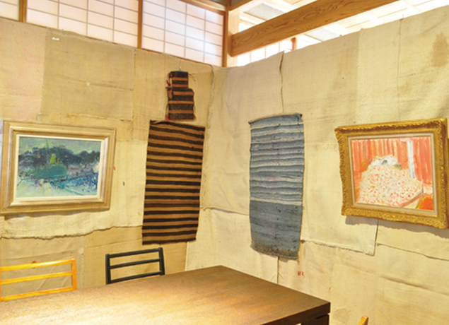 『KILIM GARDEN うえはら　キリムガーデン ウエハラ』トルコから仕入れたキリムを扱う専門店が登場