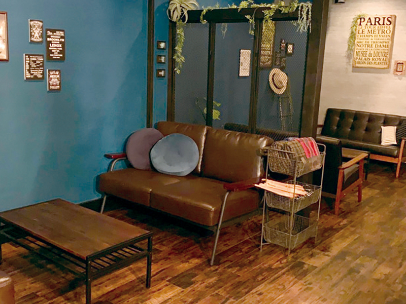 気軽に立ち寄れるカジュアルバーが詫間に登場！