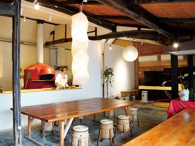 窯焼と醤油 moromi. 店内