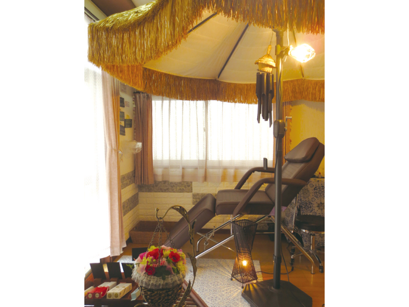 軽くて柔らかいマツエクで印象的な目元に。『マツエクサロン Lafe』