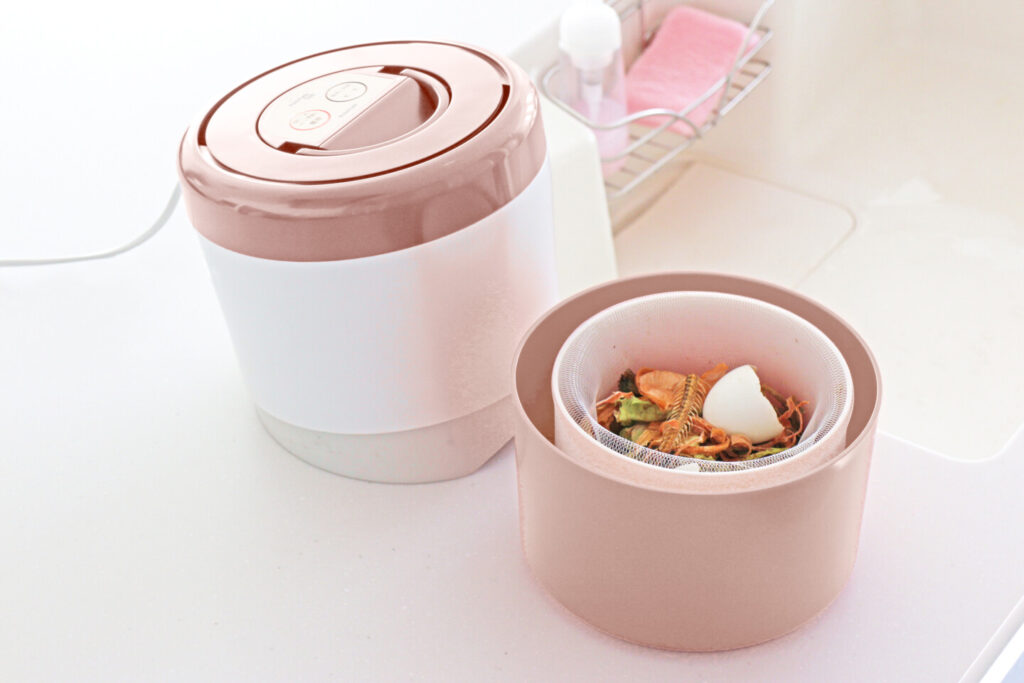 ①家庭用生ごみ減量乾燥機 「パリパリキューライト」  型式：PCL-35」（Present 1名）