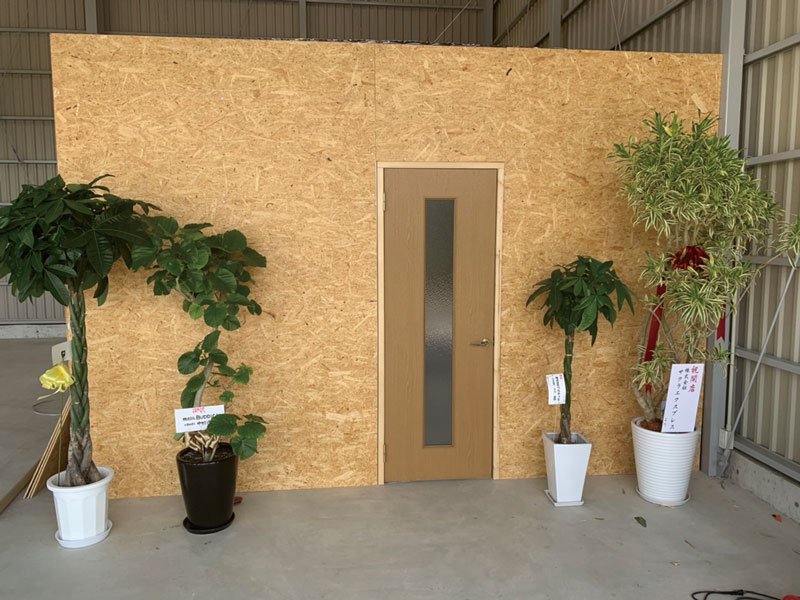 低価格帯の軽自動車を中心に 豊富な品揃えの中古車販売店がOPEN！