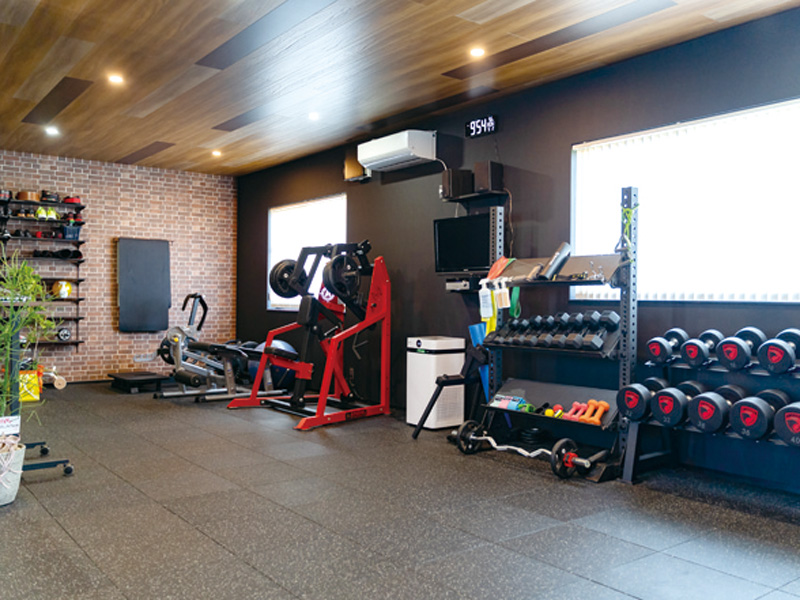 最短距離で効果的にボディメイクを行い 結果に結びつける、評判のジム