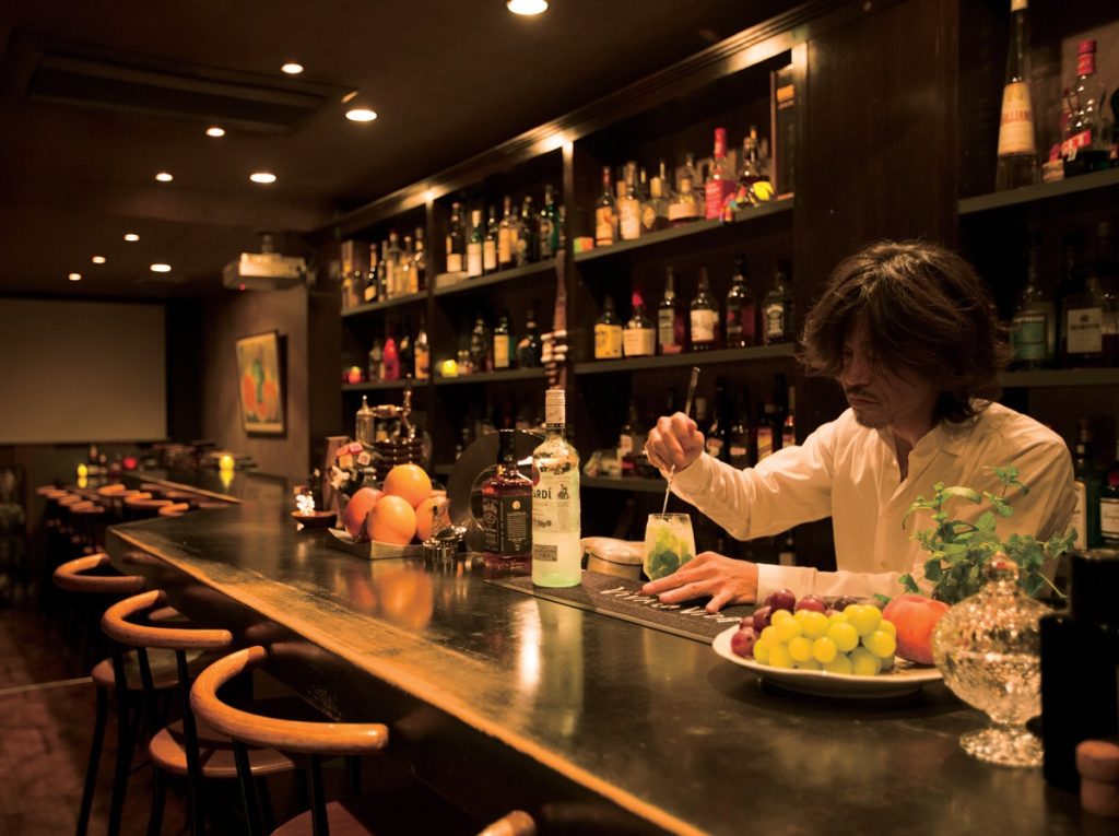 『bar ViVA La ViDA』スタイリッシュで心地の良い空間。幅広い客層から愛されるバー