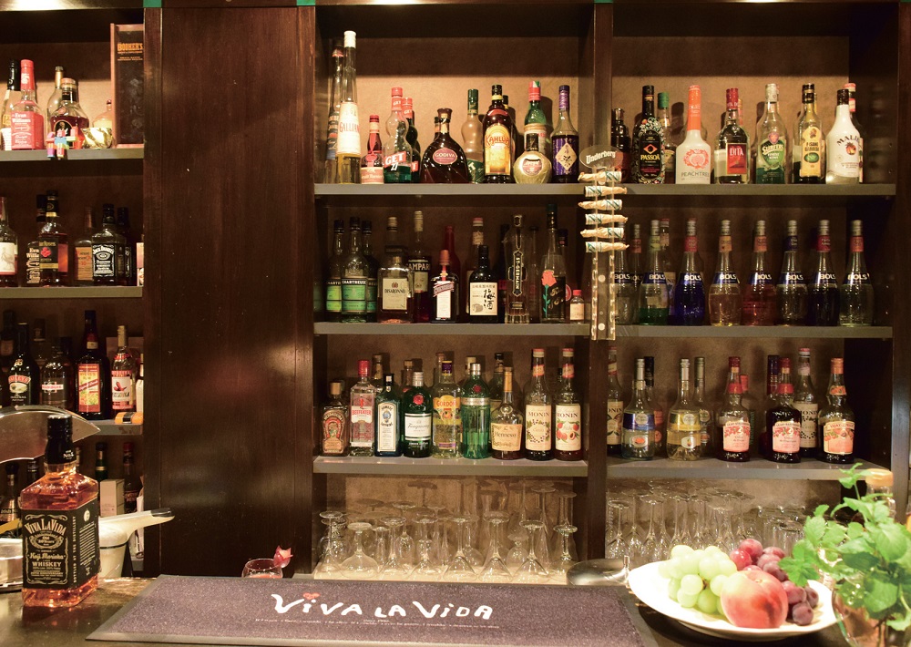 『bar ViVA La ViDA』スタイリッシュで心地の良い空間。幅広い客層から愛されるバー