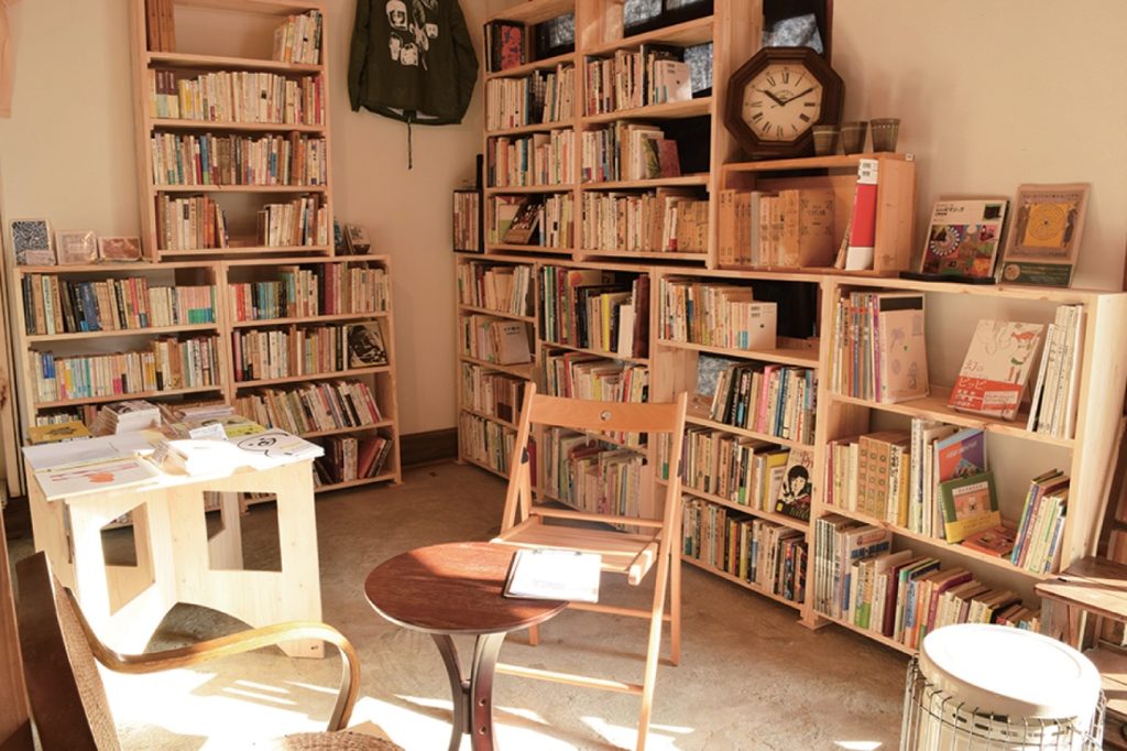 お気に入りの1冊と出会える 素敵な本の隠れ家