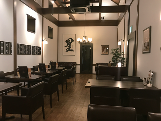 『星乃珈琲店 高松田村店』ゆったりとしたソファ席で本格珈琲を楽しむ