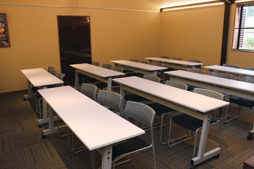 ギャラリーもセミナーもできる人気カフェ