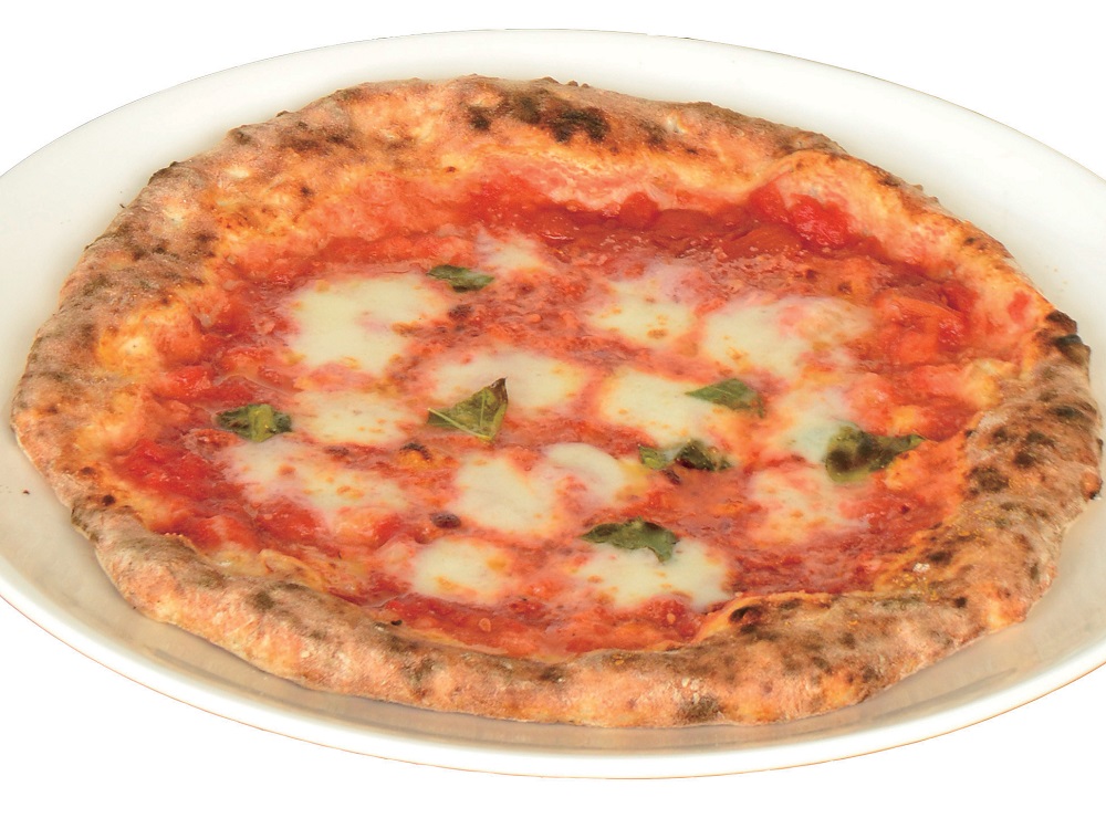 『森のピッツェリアVACCA』　牧場直送のミルクで作るチーズが自慢！緑に抱かれた新店ピッツェリア