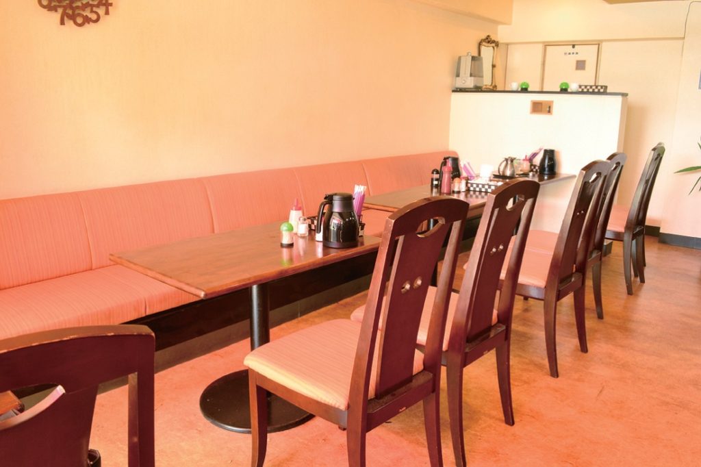 驚愕の大迫力唐揚げに夢中！美味しい幸せが詰まった絶品定食