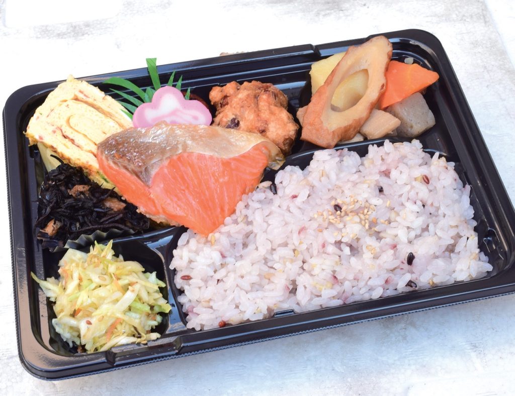 『おかずや味菜』町で愛され続ける惣菜専門店！豊富な種類とリーズナブルな価格が魅力