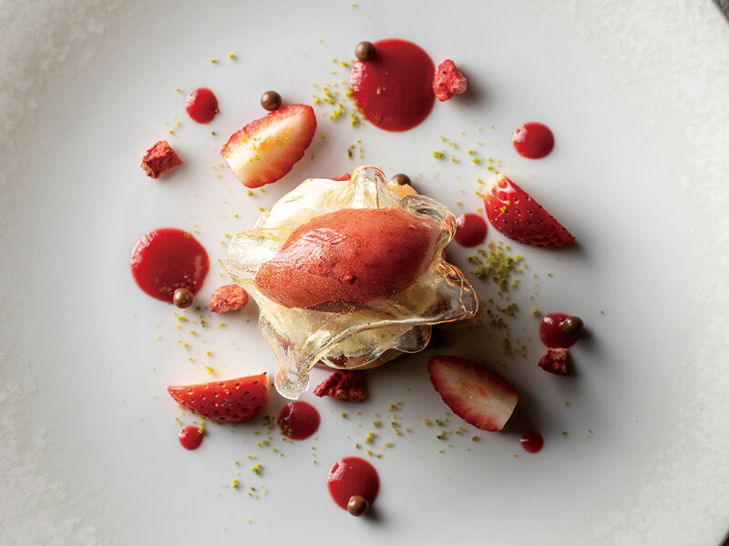 四国最高層に位置するレストランで瀬戸内のテロワール感じるフレンチを