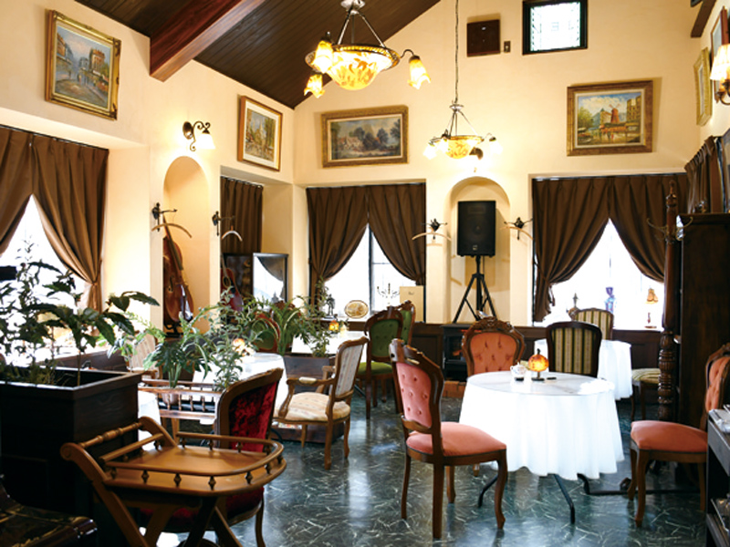 『coffeebeans&sweets Antique　コーヒービーンズ＆スイーツ アンティーク』ヨーロッパの雰囲気漂う自家焙煎珈琲とスイーツのお店【香川県善通寺市善通寺町】