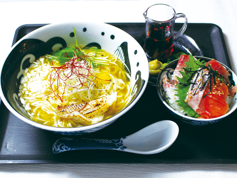 海辺の鮮魚店がパワーアップして帰ってきた！