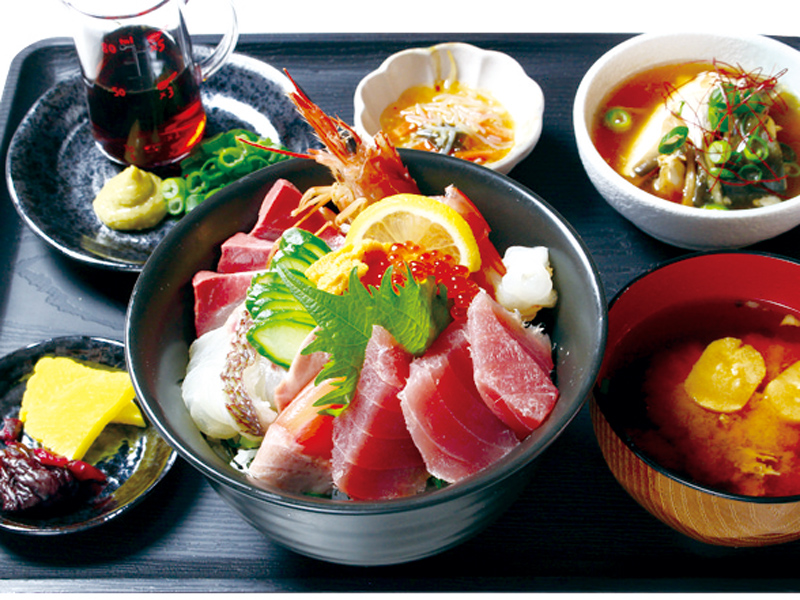 海辺の鮮魚店がパワーアップして帰ってきた！