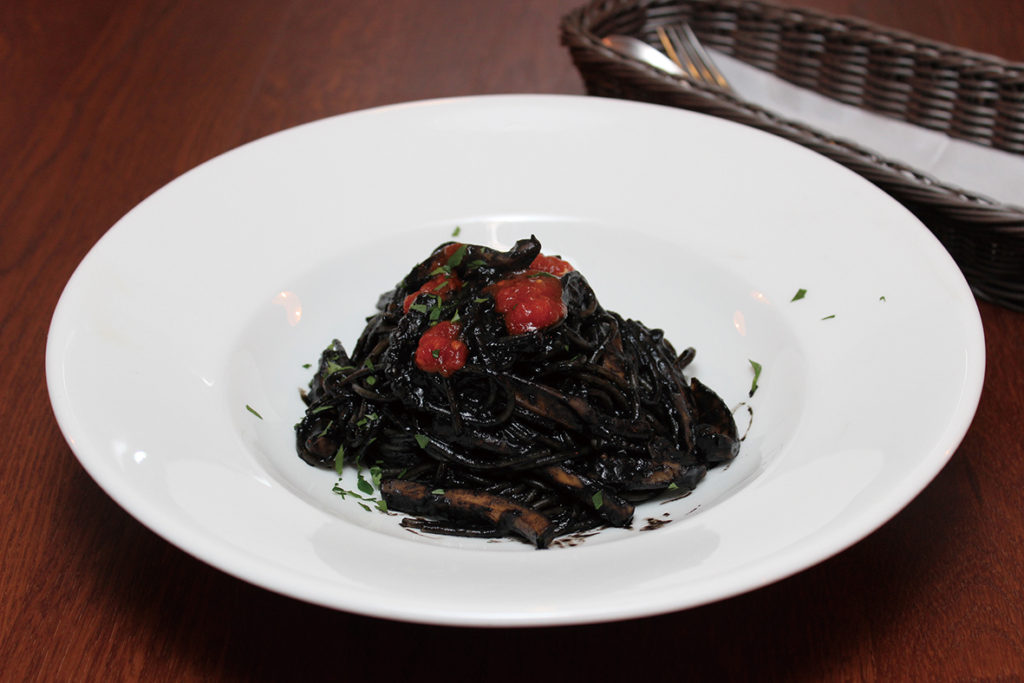 高瀬駅のすぐそば、地元っ子ご用達のイタリアン！