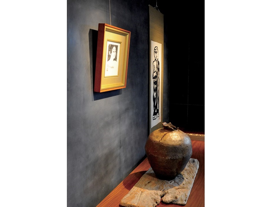 『古美術 窓屋 三越前店』信頼と実績のある古美術の窓屋がオープン