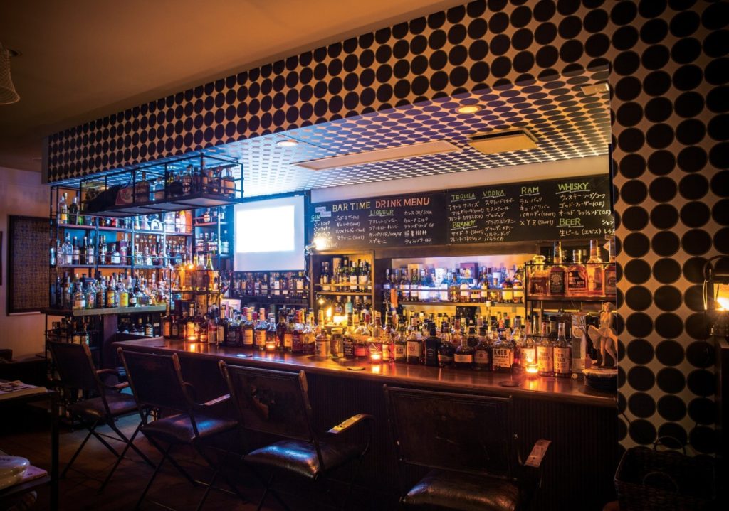 『アン ノー』琴平の街とはまるで別世界の空間。路地裏に佇むバーがメディア初登場！