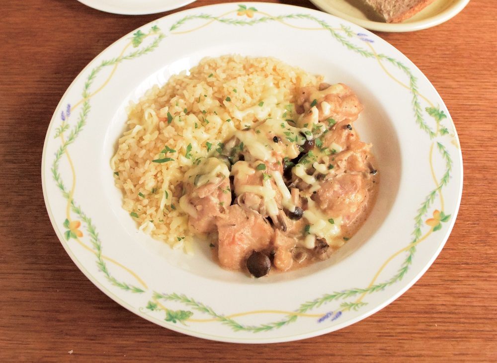 『ミラノのおかず屋さん』まろやかクリームソースと食べる話題の新感覚チーズピラフ