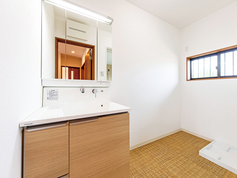 お客様や地域の皆様からの 信頼と期待に高い水準で応える