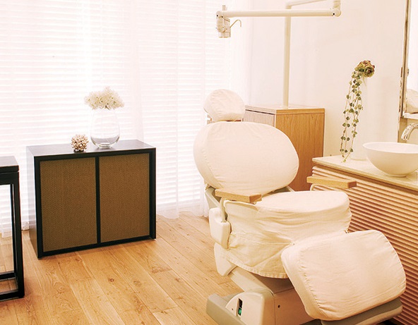 歯の白さだけであなたの印象は大きく変わる！