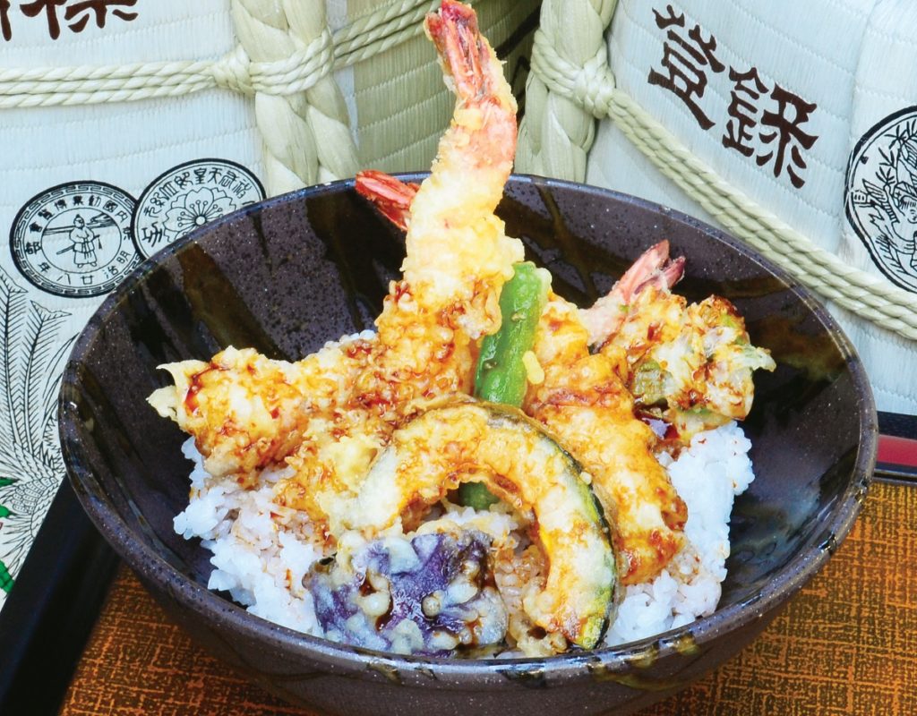 『天勝 本店』プリプリの大えび3尾と野菜の天ぷらで豪華なランチタイムを