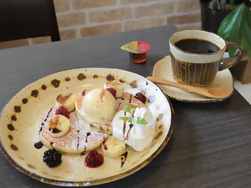 モーニング、ランチ、カフェに農家直送の有機野菜を使ったお料理を