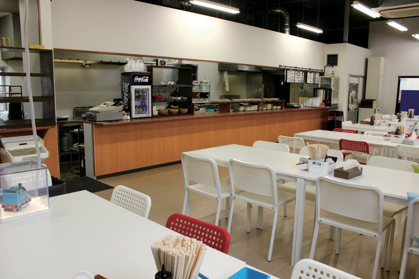 自慢の手打麺をファミリーでご賞味あれ！