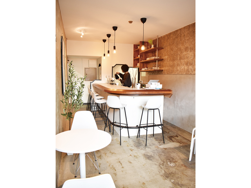 『benchmark　ベンチマーク』居心地の良い空間で束の間のブレイクタイムを過ごして【香川県高松市番町】