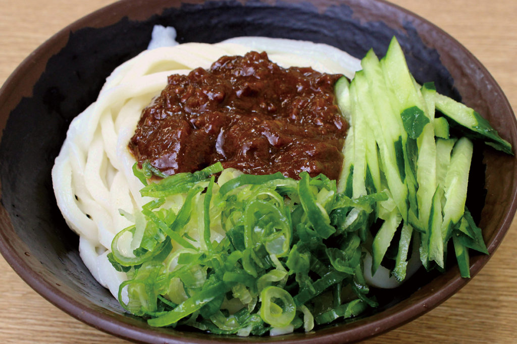 熟成させて作るこだわりの麺が自慢