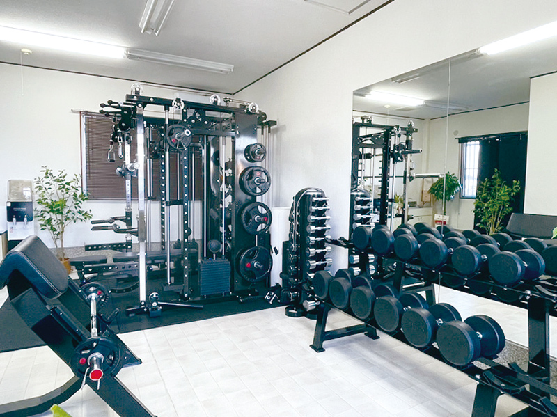 手頃な価格と丁寧な指導で誰でも通いやすいジム