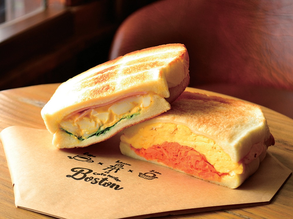 『Cafe terior Boston』日替わりわんぱくサンドが自慢！コーヒースタンドが美術館通りにOPEN