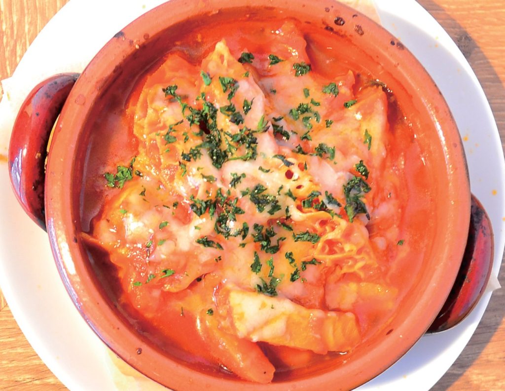 『洋酒と洋食　ユトリロ』洋酒と料理を心ゆくまで堪能できる街中の隠れ家で素敵な夜を