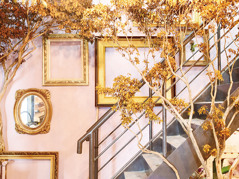 エディブルフラワーの販売やシェアアトリエを併設するShop